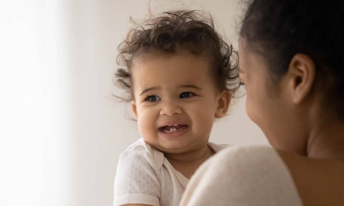 Poussée dentaire : quand bébé fait ses dents